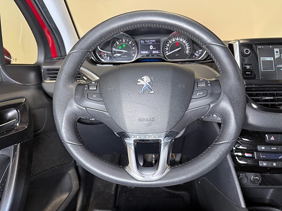Peugeot 208 23 of 30