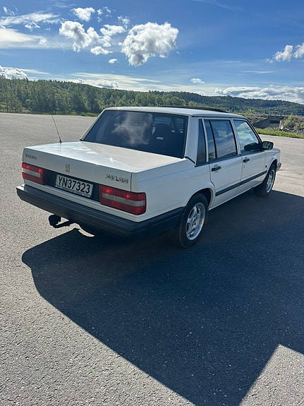 Volvo 740 5 of 13