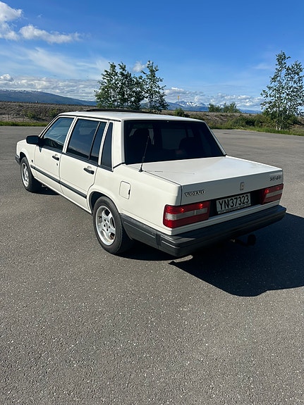 Volvo 740 4 of 13
