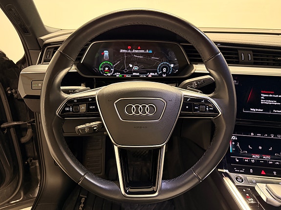 Audi e-tron Sportback 24 of 30