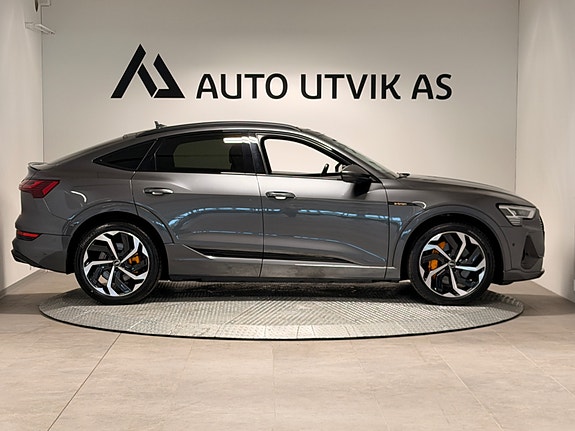 Audi e-tron Sportback 2 of 30