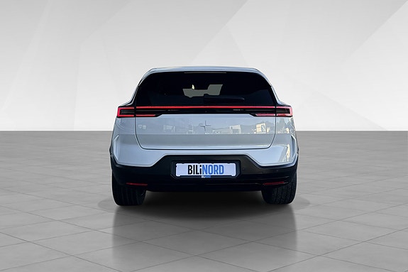 Polestar 3 6 of 30
