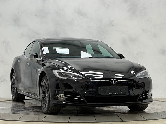 Tesla Model S 4 of 5