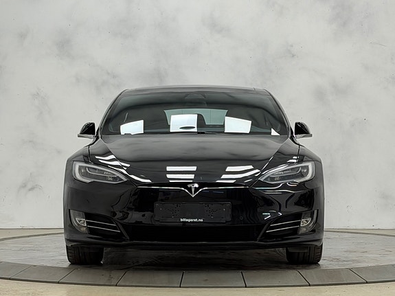 Tesla Model S 3 of 5