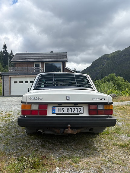 Volvo 240 5 of 5