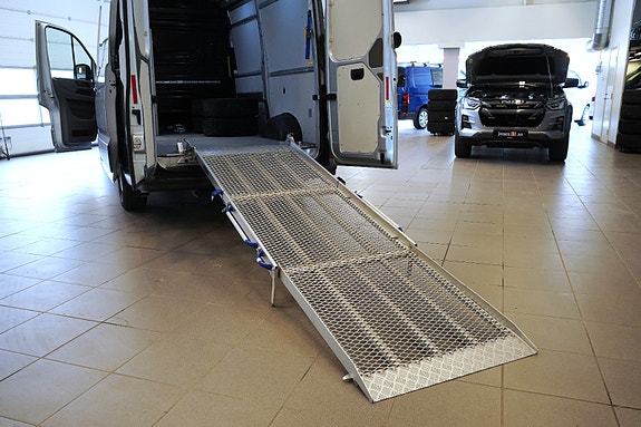 Volkswagen Crafter 30 of 30