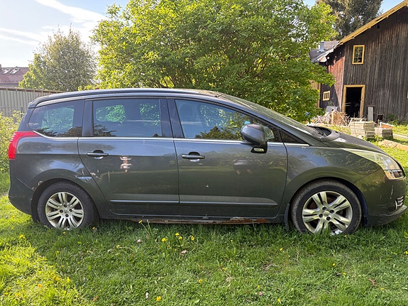 Peugeot 5008 3 of 12