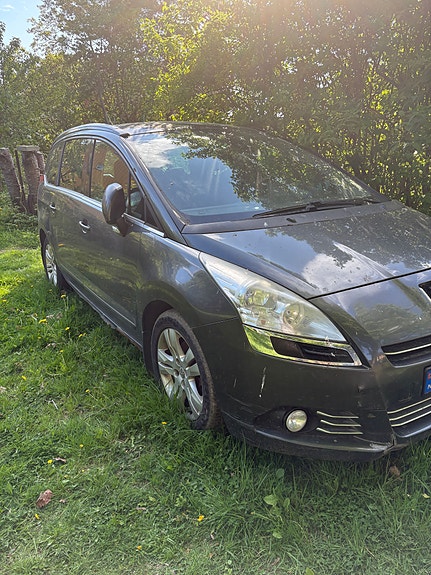 Peugeot 5008 4 of 12