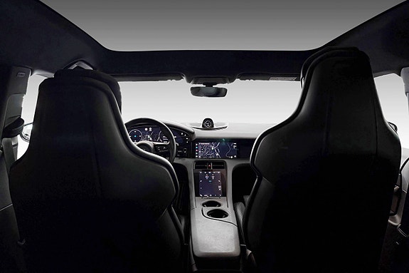 Porsche Taycan Cross Turismo 23 of 26