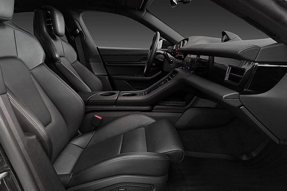 Porsche Taycan Cross Turismo 20 of 26