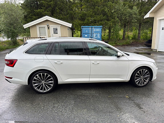 Skoda Superb 4 of 5
