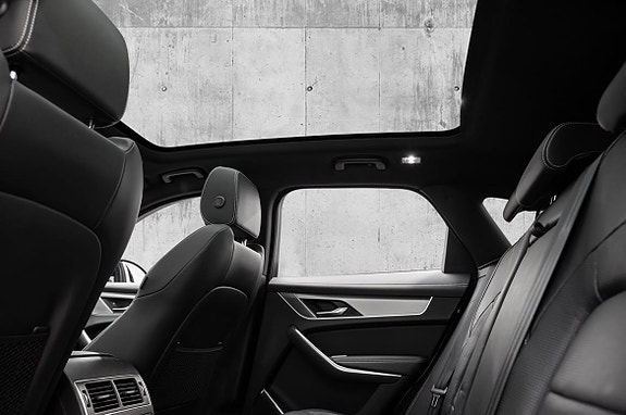 Jaguar F-PACE 15 of 30