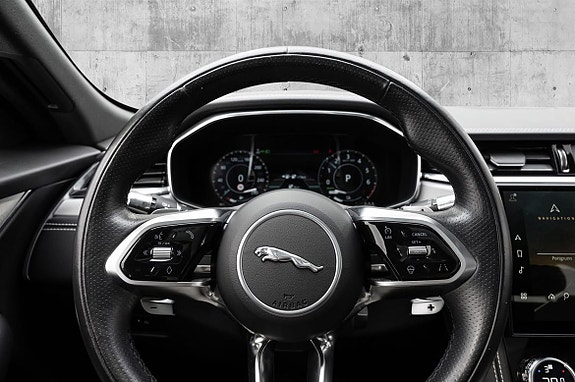 Jaguar F-PACE 22 of 30