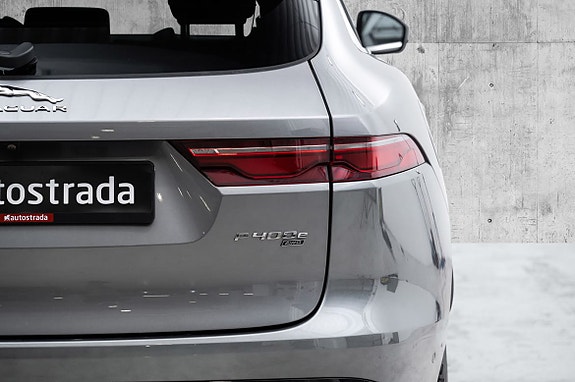 Jaguar F-PACE 8 of 30