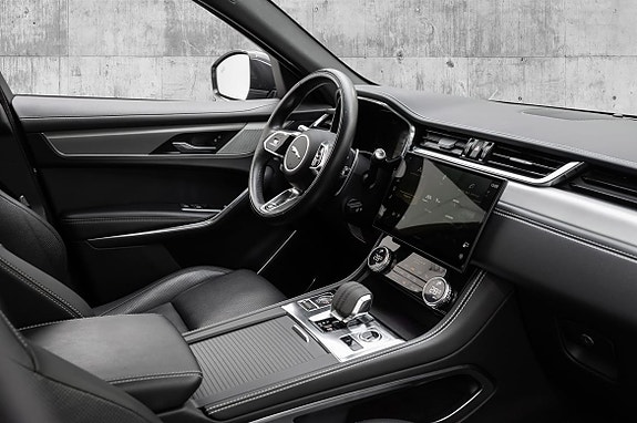 Jaguar F-PACE 19 of 30