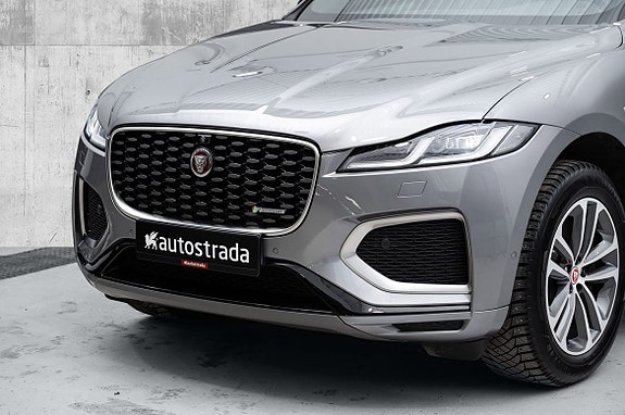 Jaguar F-PACE 2 of 30
