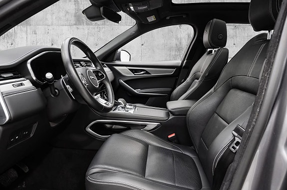 Jaguar F-PACE 11 of 30
