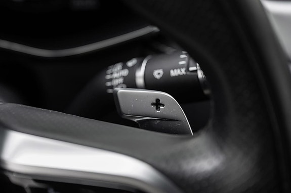 Jaguar F-PACE 25 of 30