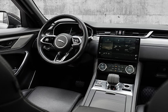 Jaguar F-PACE 20 of 30
