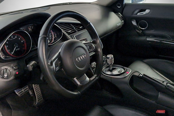 Audi R8 9 of 22