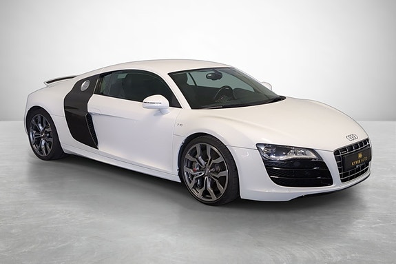 Audi R8 4 of 22