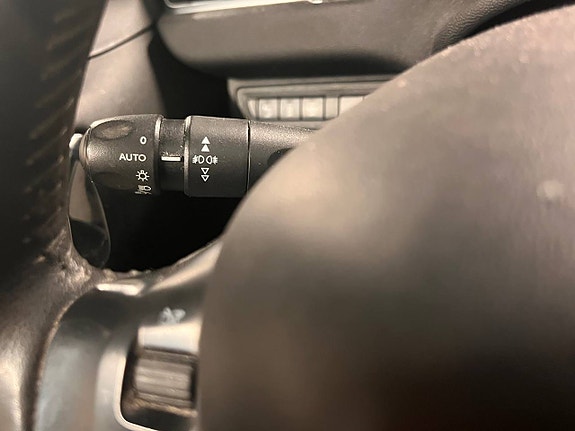 Peugeot 208 18 of 30
