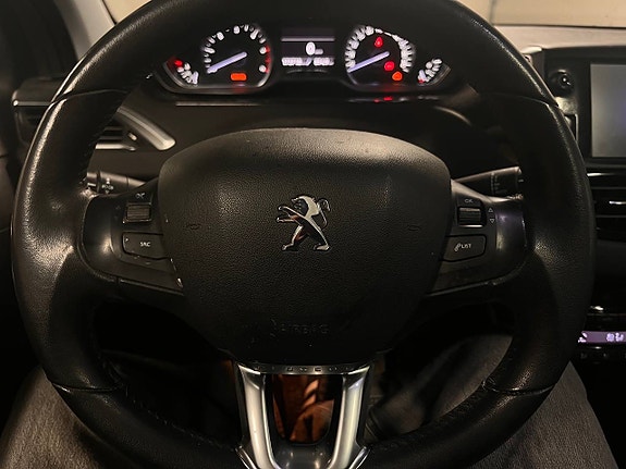 Peugeot 208 16 of 30