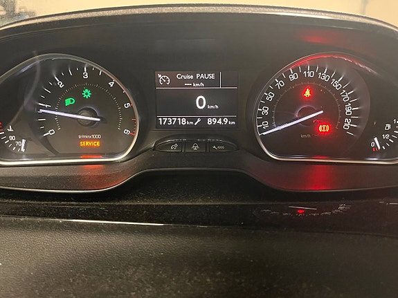 Peugeot 208 19 of 30