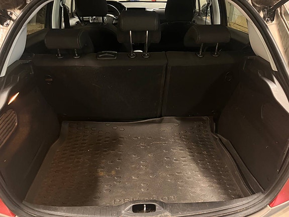 Peugeot 208 8 of 30