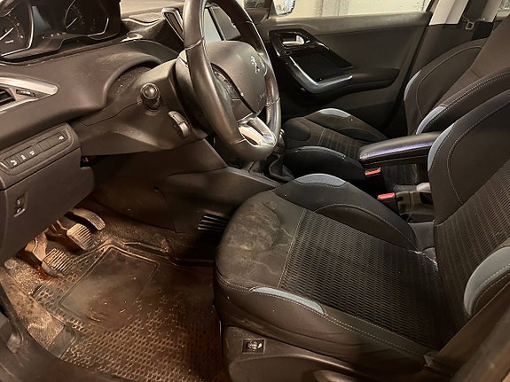 Peugeot 208 15 of 30