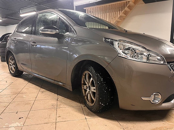 Peugeot 208 6 of 30