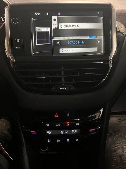 Peugeot 208 20 of 30