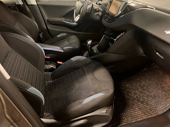 Peugeot 208 13 of 30