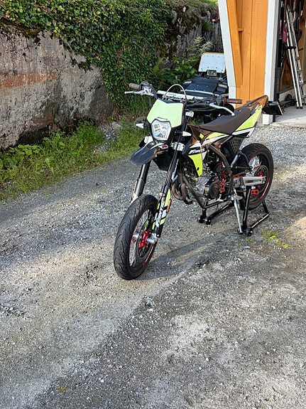 Fantic XMF 125 2 of 15