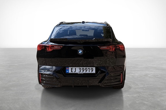 BMW iX2 6 of 23