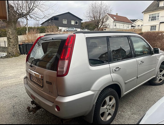 Nissan X-Trail 3 of 5