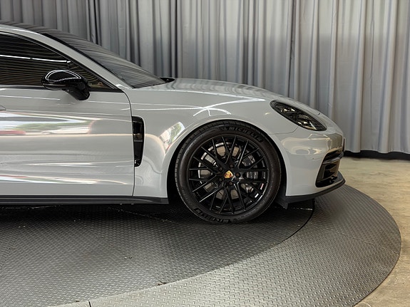 Porsche Panamera 4 8 of 22