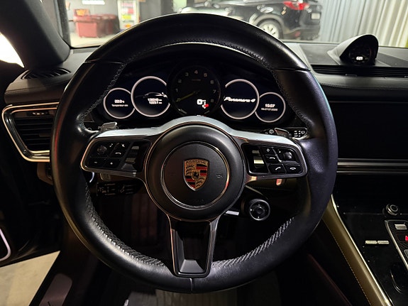 Porsche Panamera 4 16 of 22