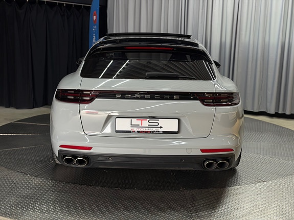 Porsche Panamera 4 10 of 22