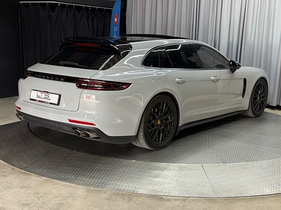 Porsche Panamera 4 2 of 22