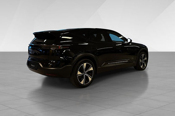 Polestar 3 6 of 18