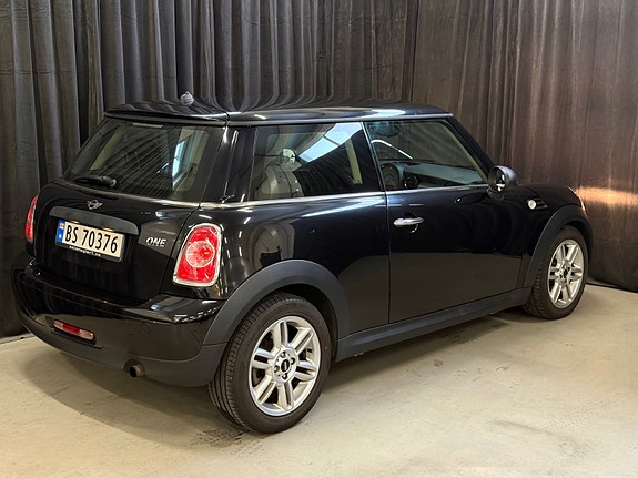MINI One 9 of 30