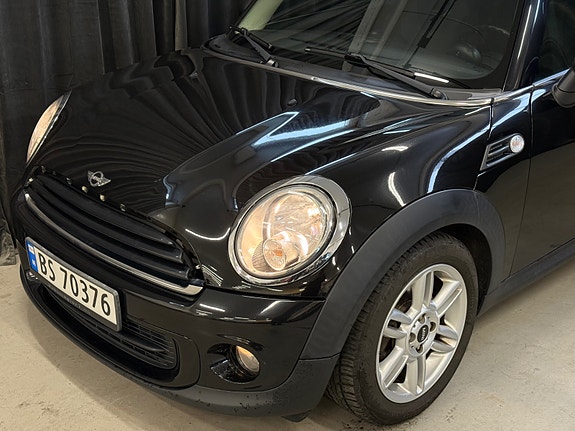 MINI One 2 of 5