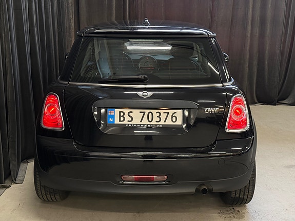MINI One 7 of 30