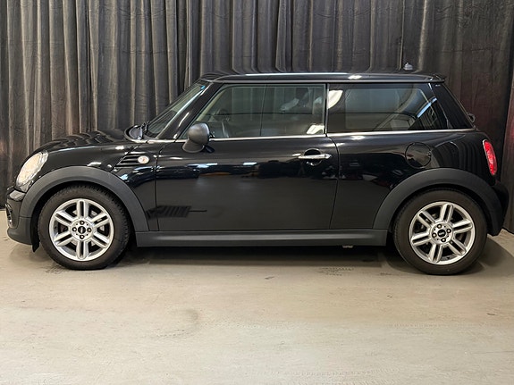 MINI One 3 of 5