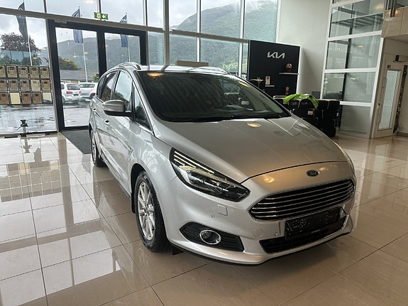 Ford S-MAX 3 of 25