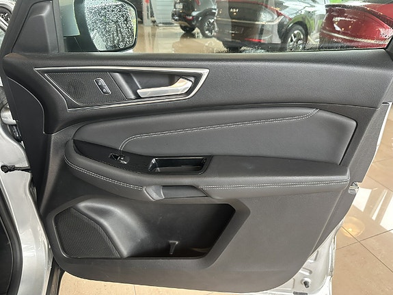 Ford S-MAX 16 of 25