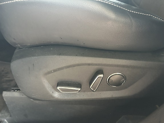 Ford S-MAX 17 of 25
