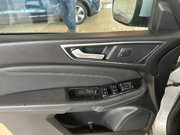Ford S-MAX 9 of 25