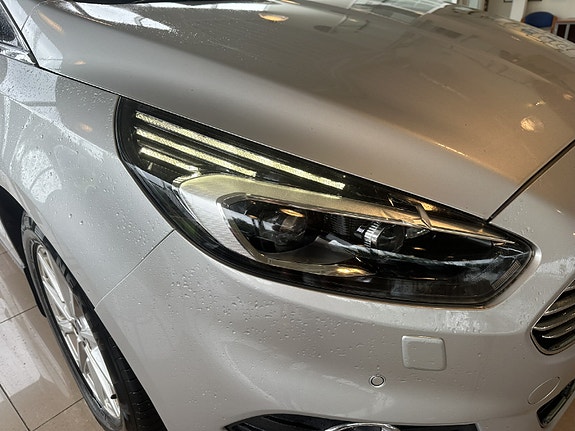 Ford S-MAX 7 of 25